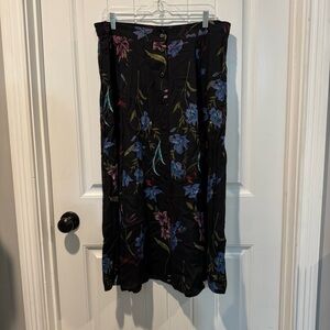 Beautiful Sag Harbor Button Up Floral Black Skirt Size Xl